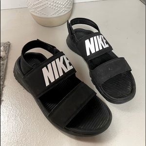 nike sandels